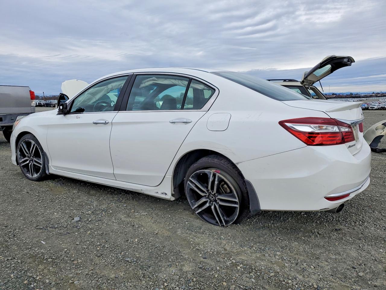 2016 HONDA ACCORD SPORT photo 3