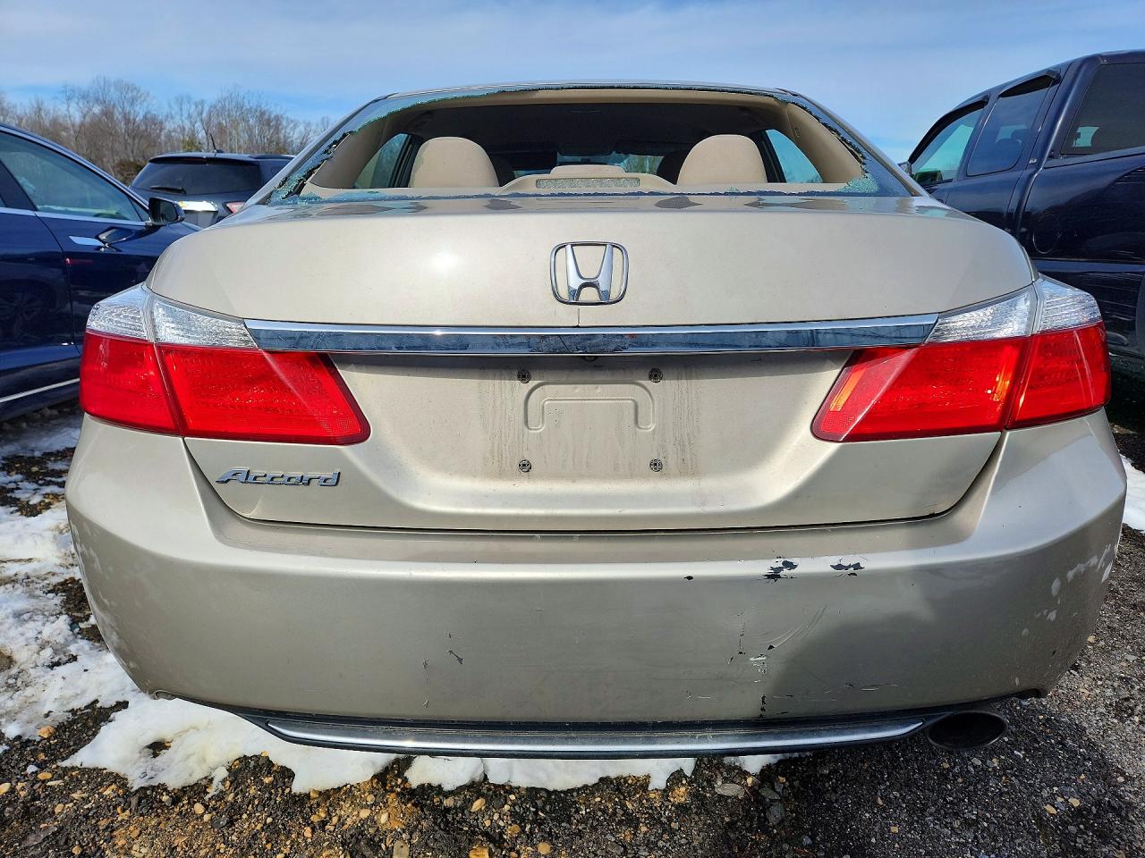 2013 HONDA ACCORD LX photo 16