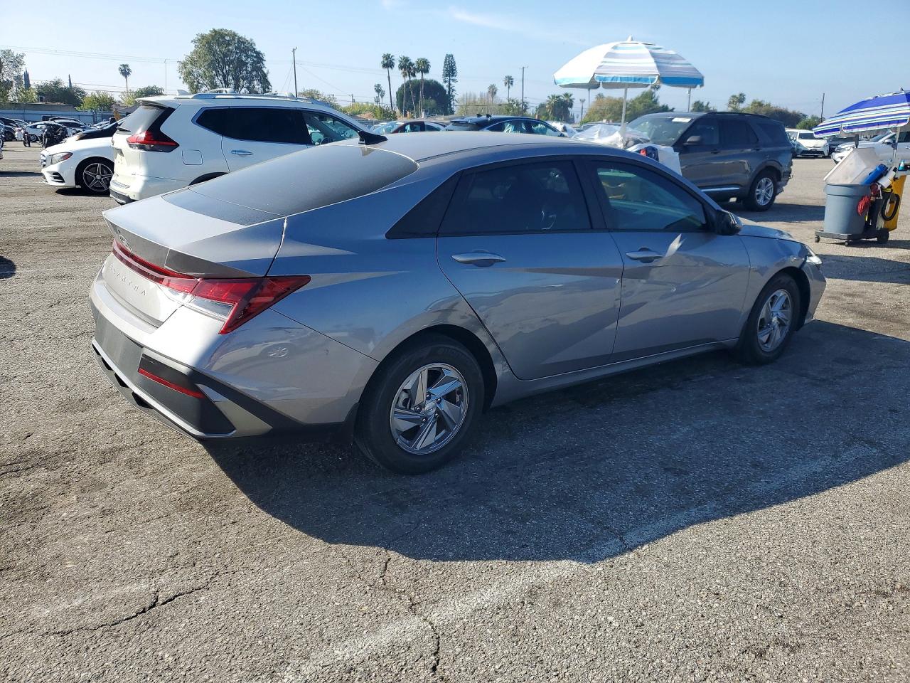 2025 HYUNDAI ELANTRA SE photo 3