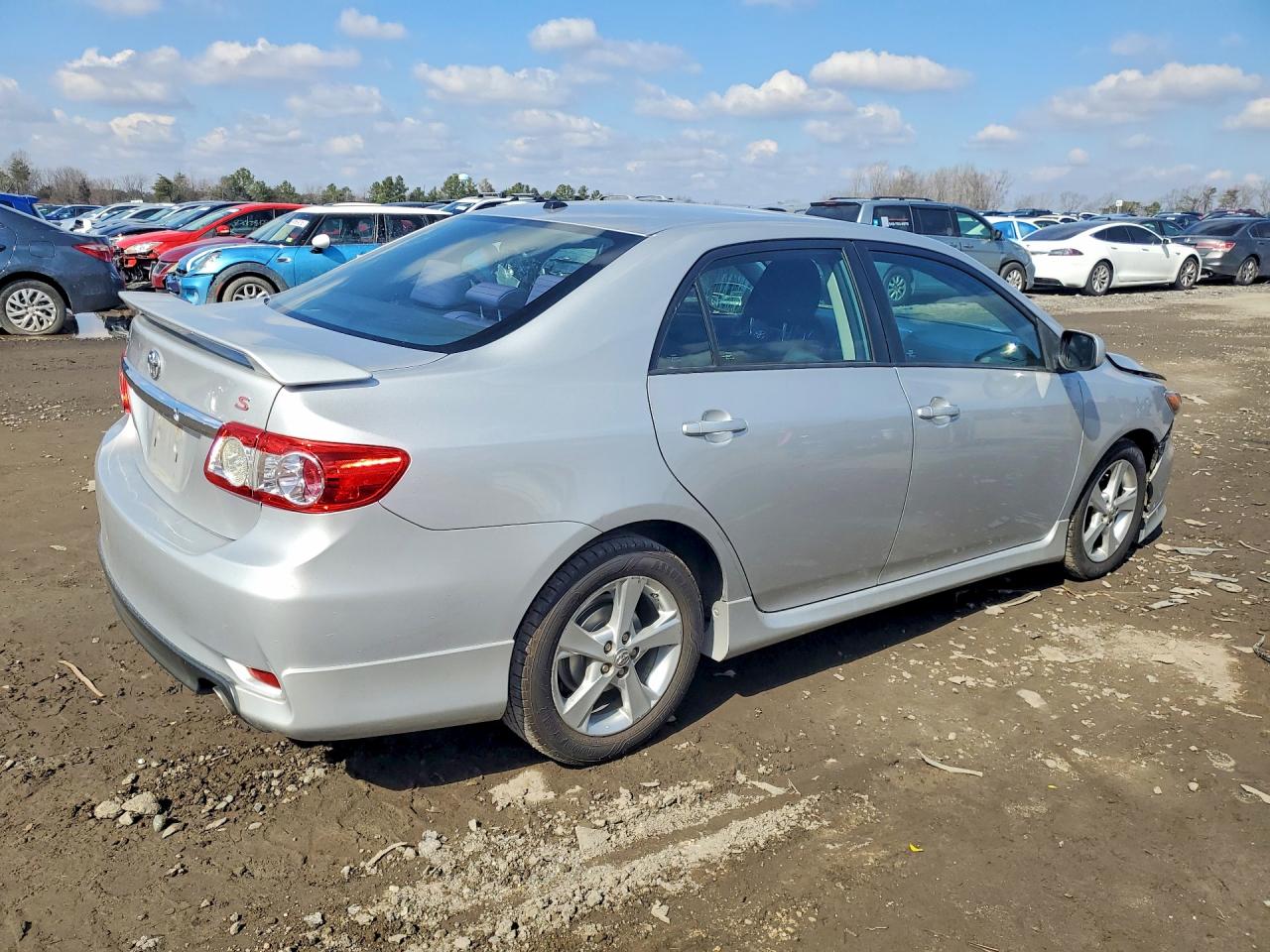 2011 TOYOTA COROLLA S photo 5