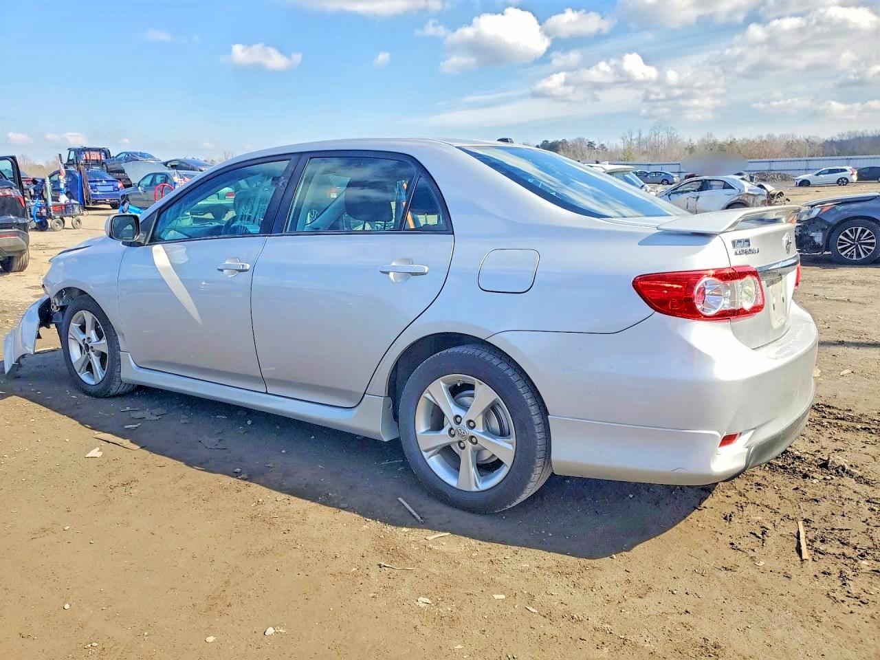 2011 TOYOTA COROLLA S photo 3