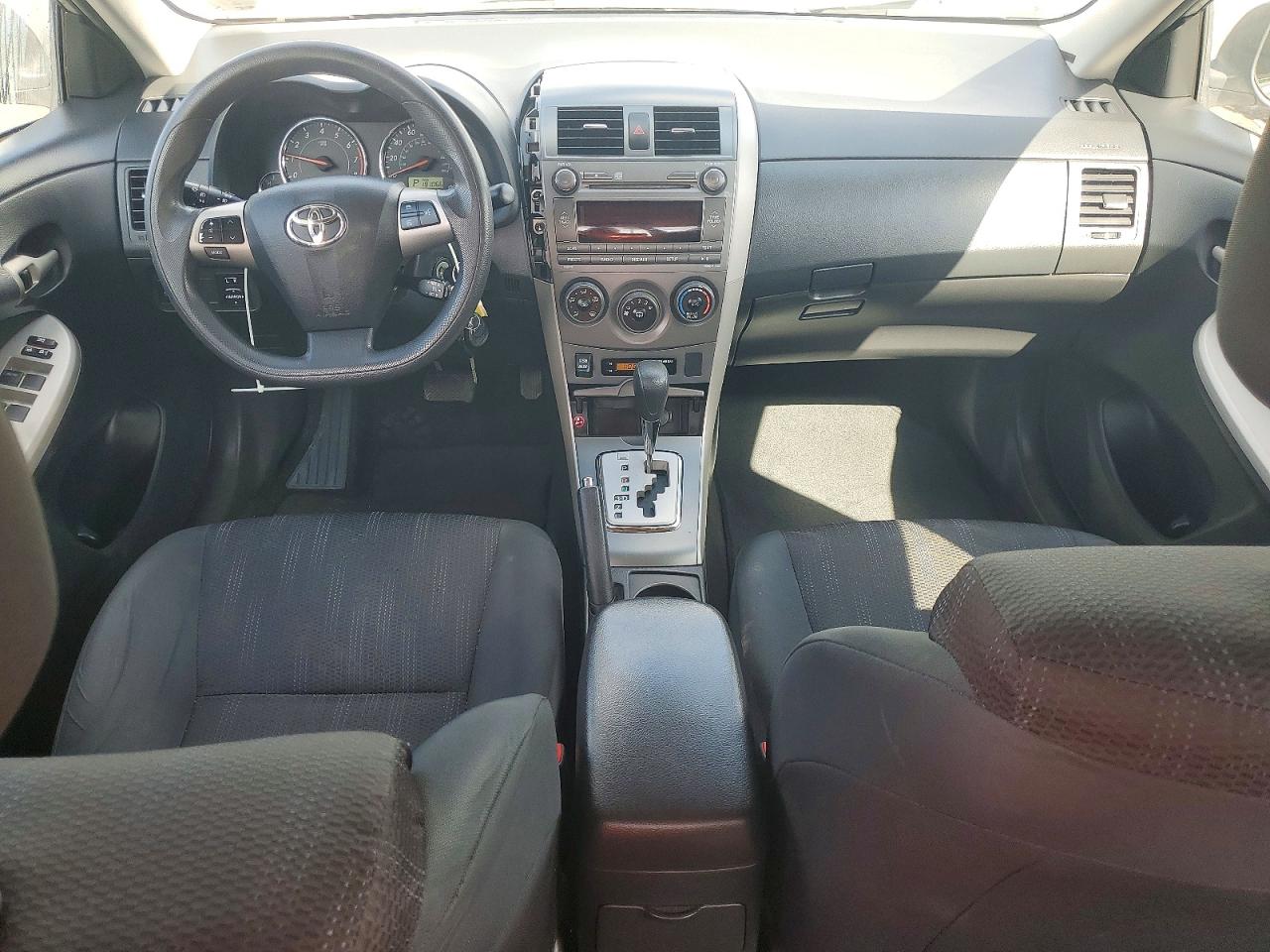2011 TOYOTA COROLLA S photo 15