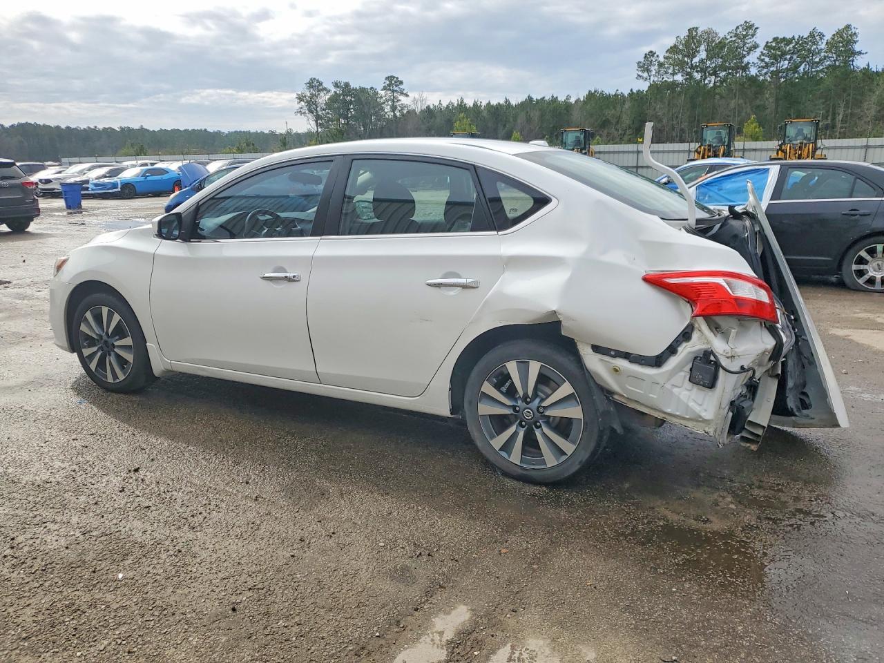 2019 NISSAN SENTRA SV photo 4