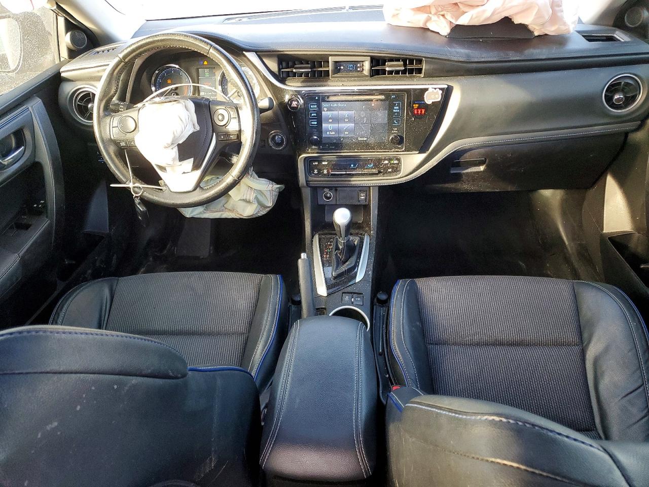 2019 TOYOTA COROLLA SE photo 8