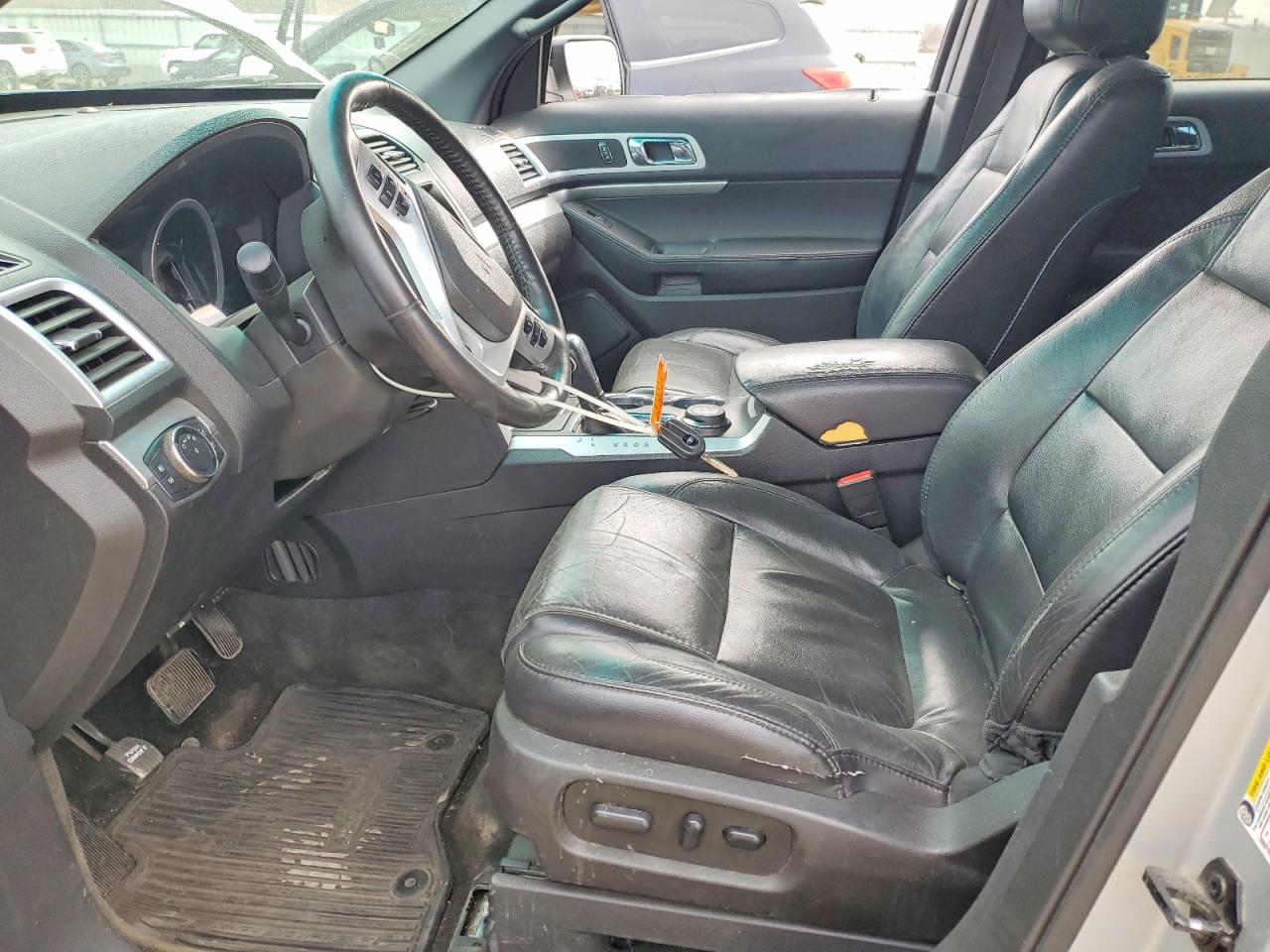 2015 FORD EXPLORER XLT photo 19