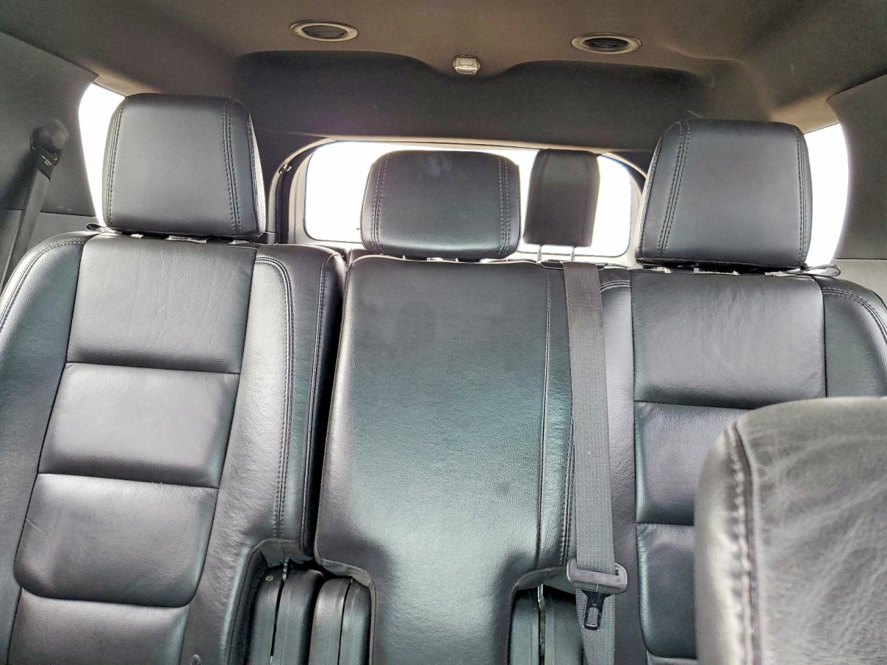 2015 FORD EXPLORER XLT photo 28