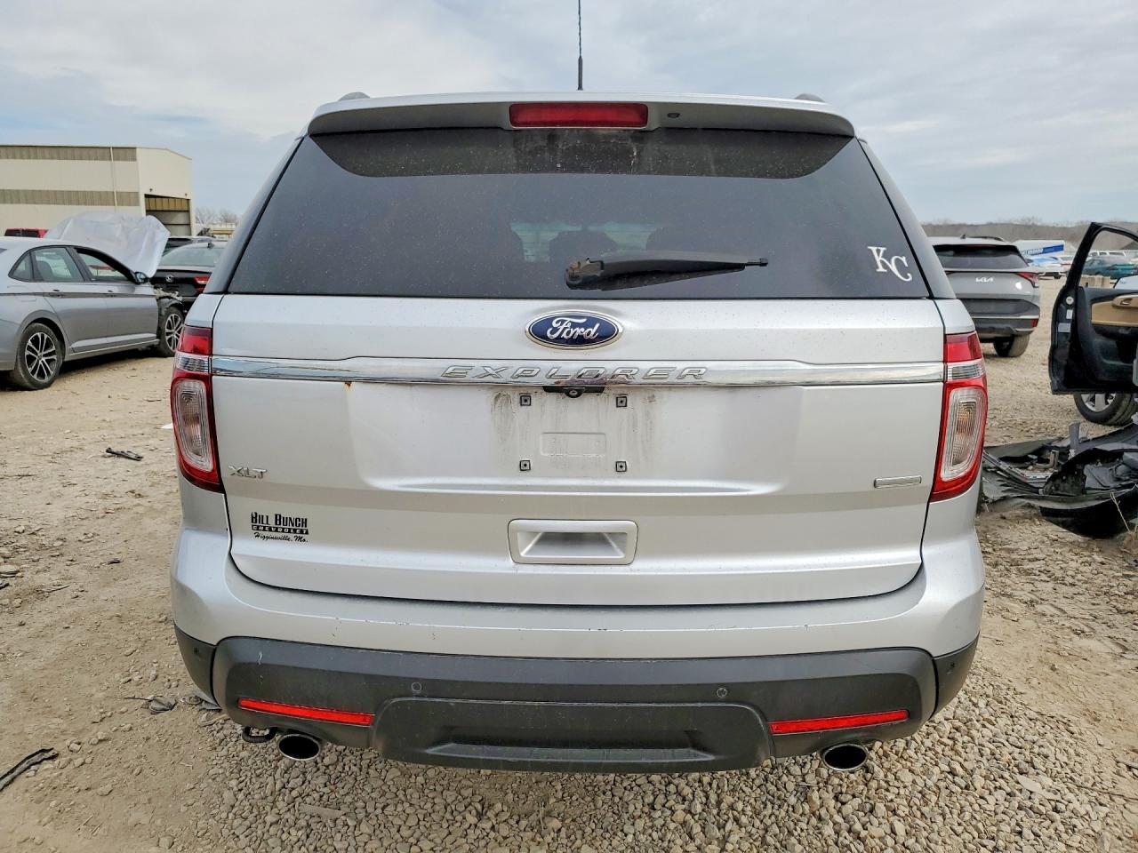 2015 FORD EXPLORER XLT photo 16