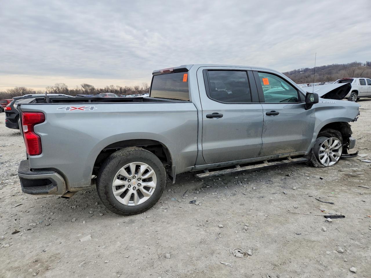 2025 CHEVROLET SILVERADO K1500 CUSTOM photo 3