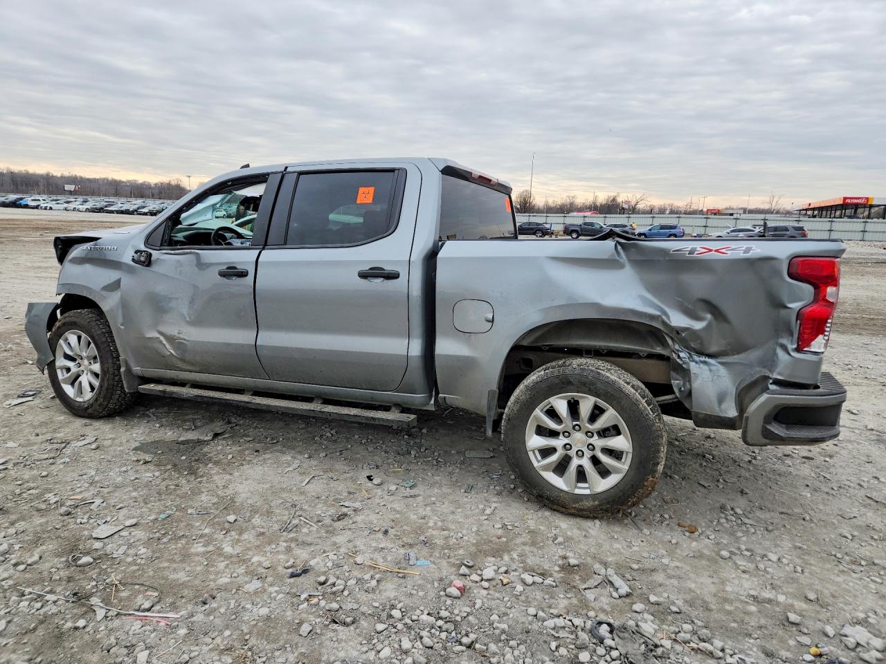 2025 CHEVROLET SILVERADO K1500 CUSTOM photo 2