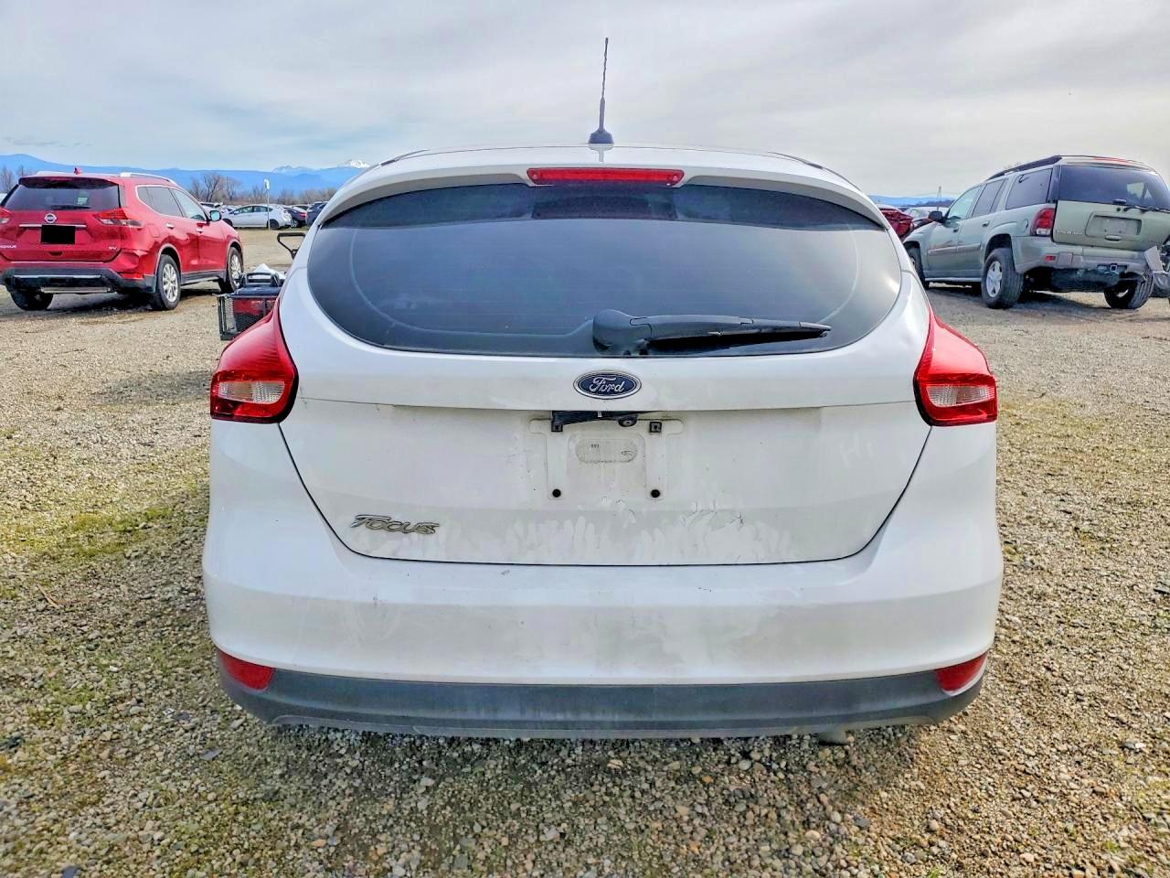2015 FORD FOCUS SE photo 11