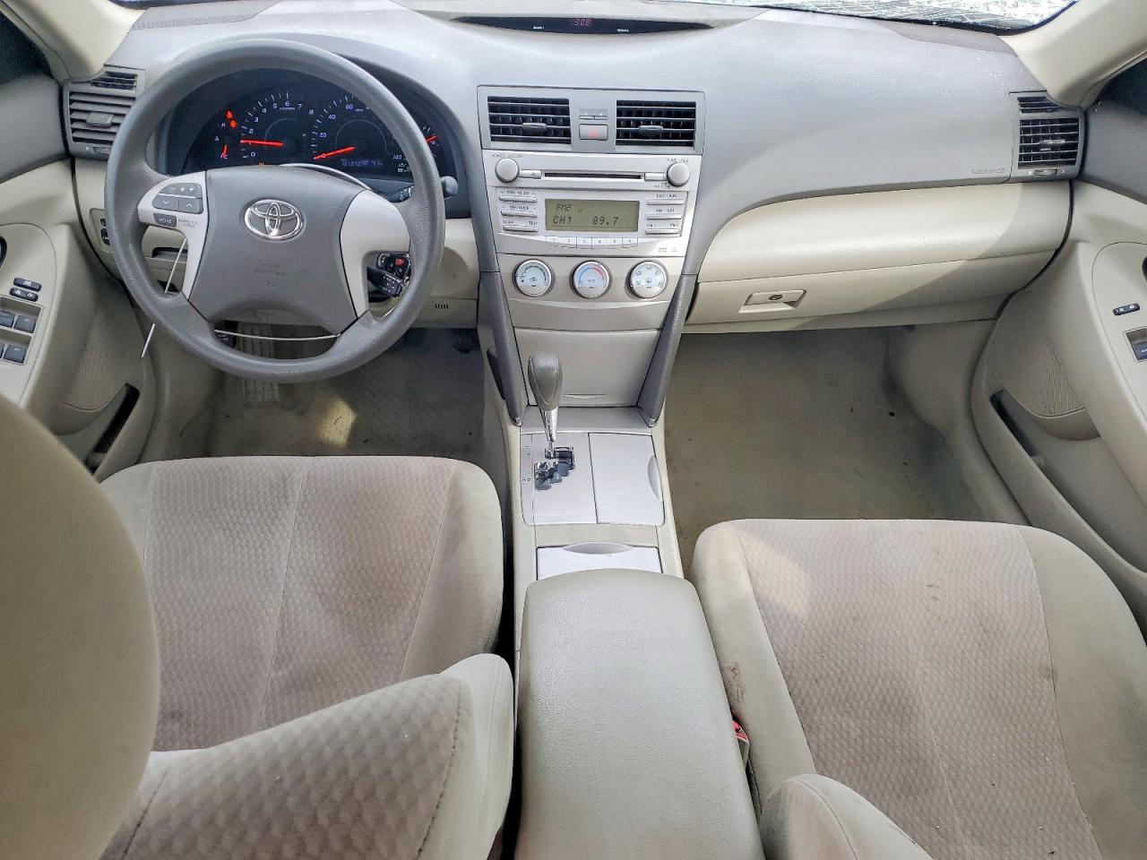 2011 TOYOTA CAMRY LE photo 22