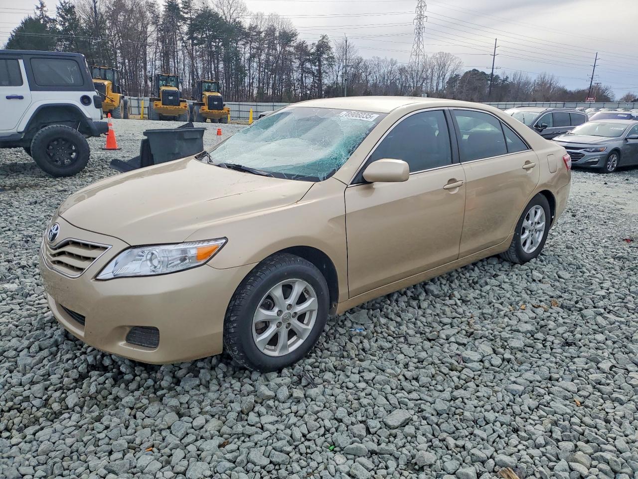 2011 TOYOTA CAMRY