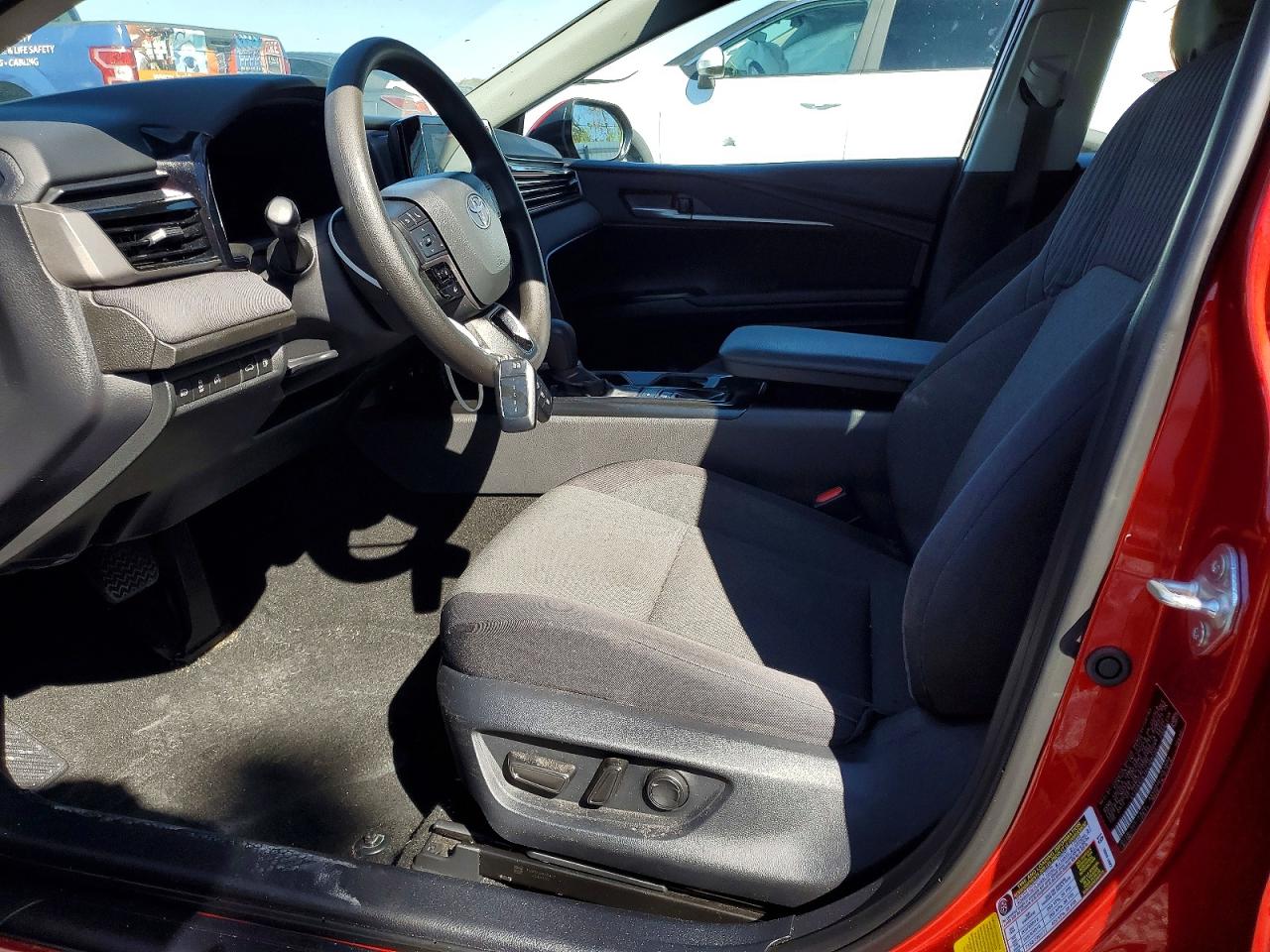 2025 TOYOTA CAMRY LE photo 13