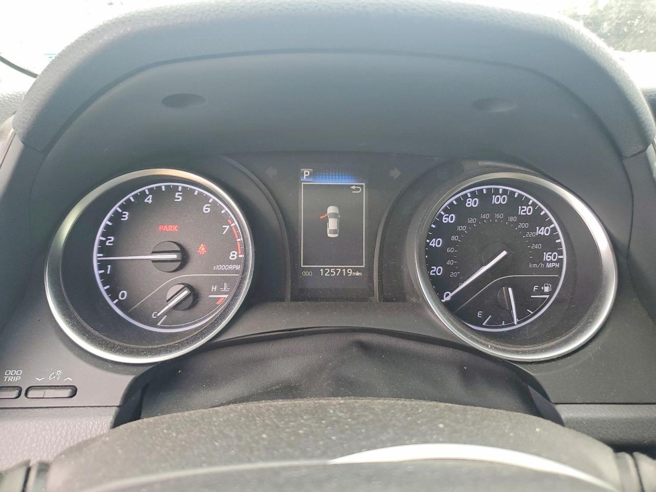 2018 TOYOTA CAMRY LE photo 17