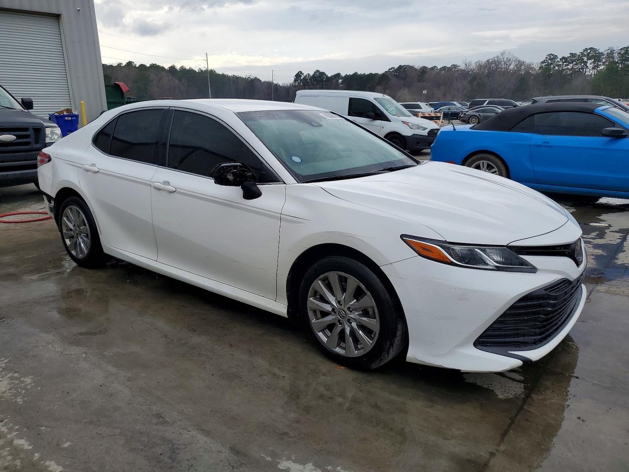 2018 TOYOTA CAMRY LE photo 7