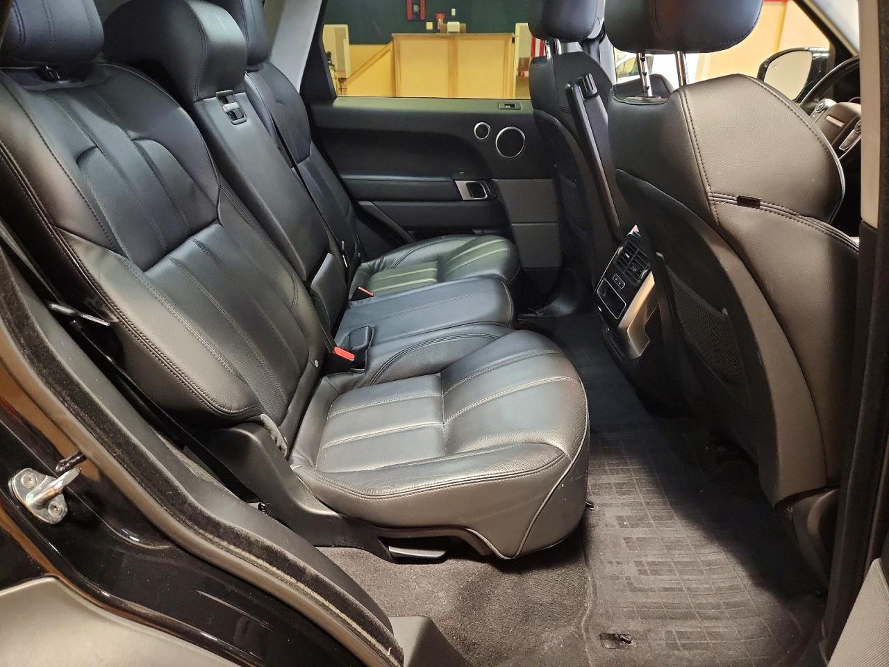 2017 LAND ROVER RANGE ROVER SPORT SE photo 21