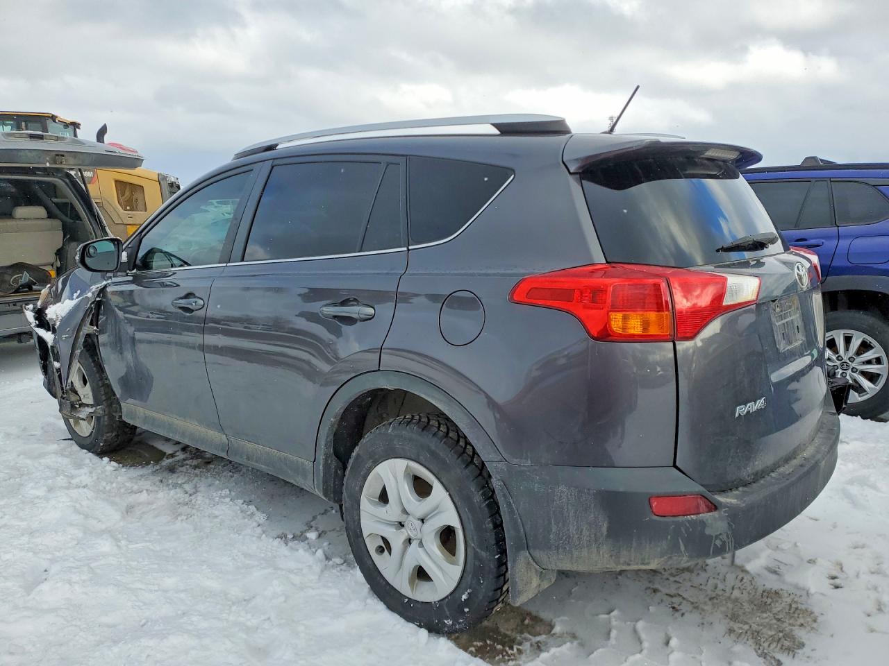 2015 TOYOTA RAV4 LE photo 3