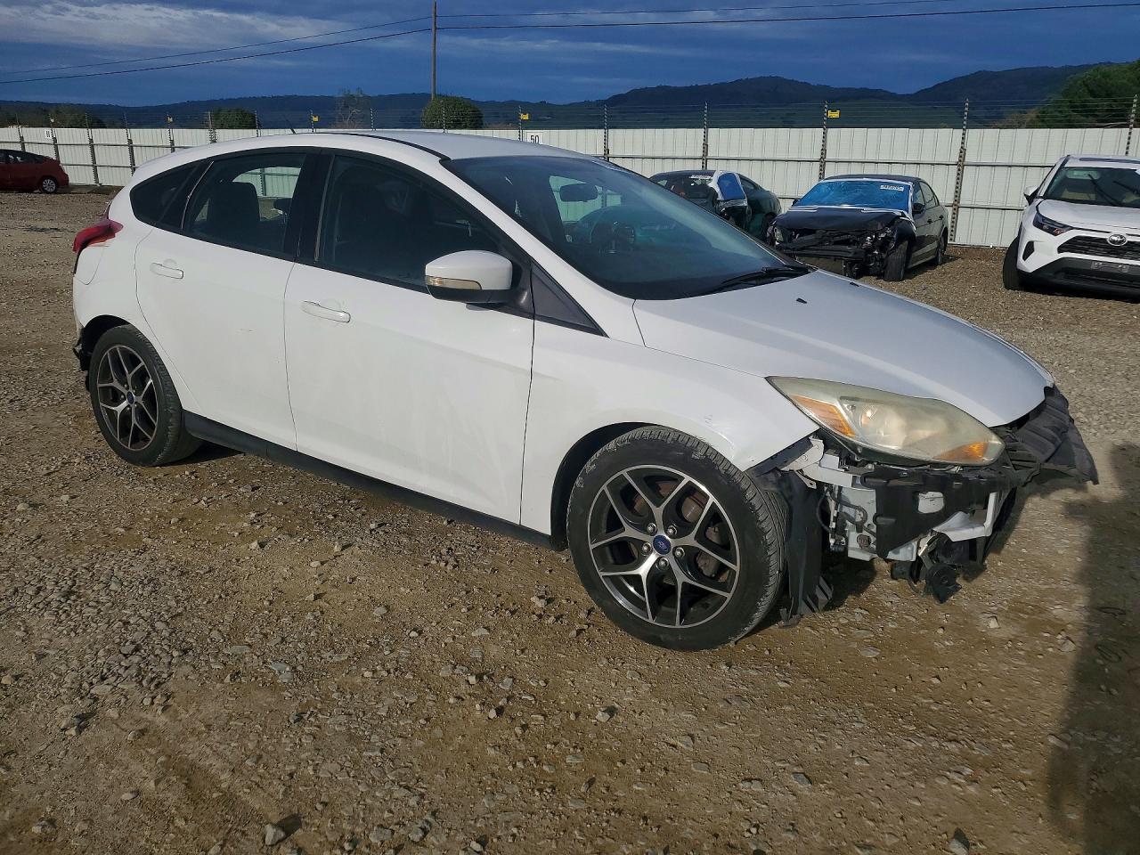 2013 FORD FOCUS SE photo 4