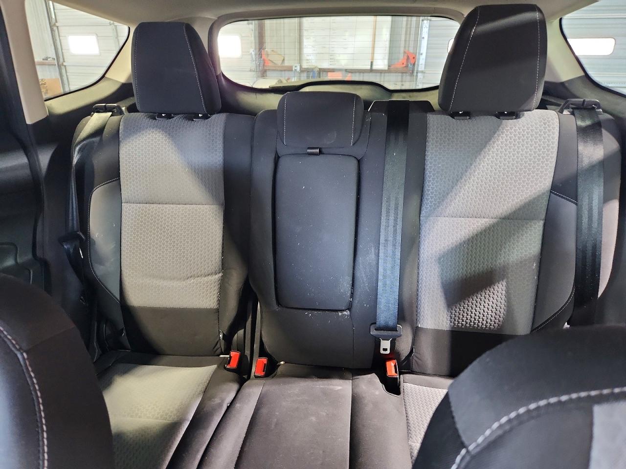 2017 FORD ESCAPE SE photo 28