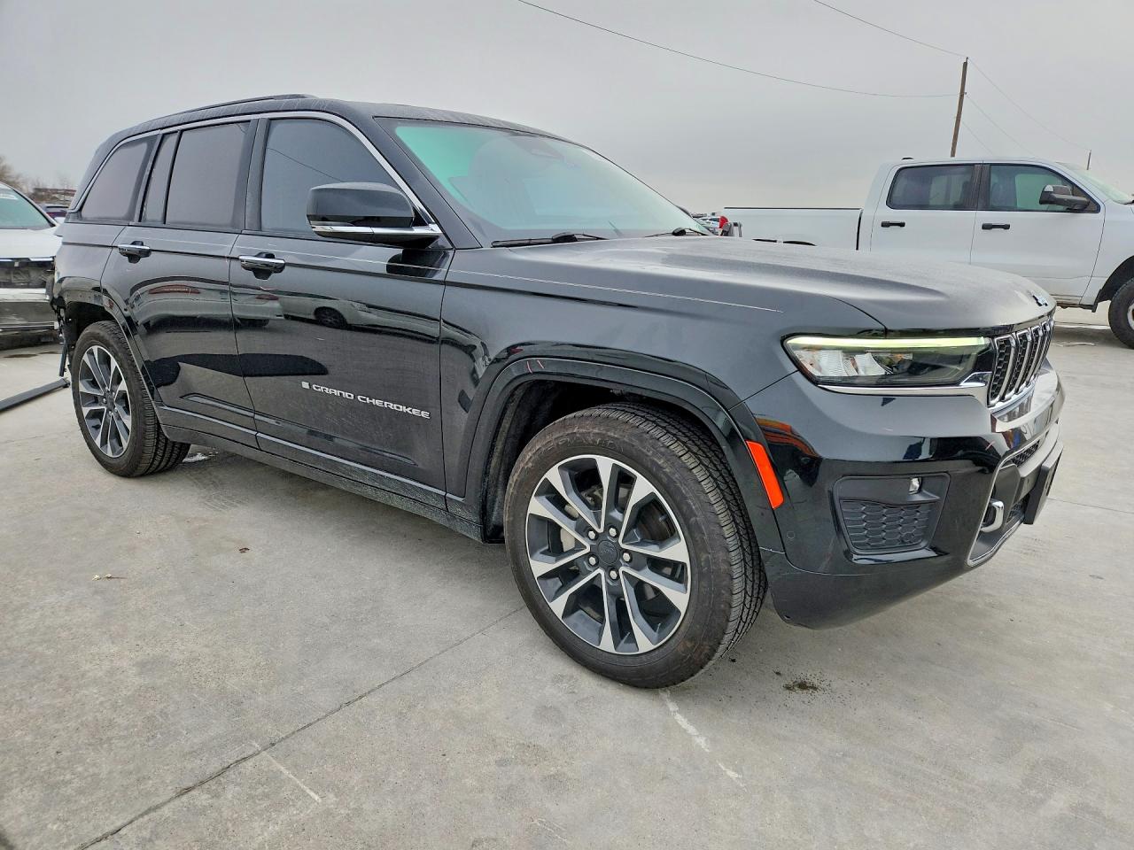 2022 JEEP GRAND CHEROKEE OVERLAND photo 4