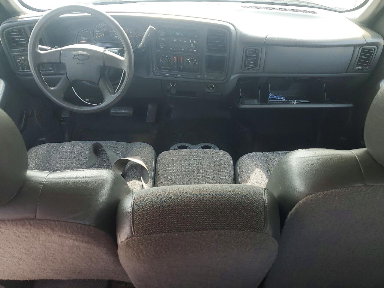 2005 CHEVROLET SILVERADO C1500 photo 8