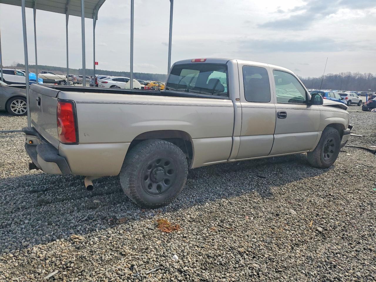 2005 CHEVROLET SILVERADO C1500 photo 3