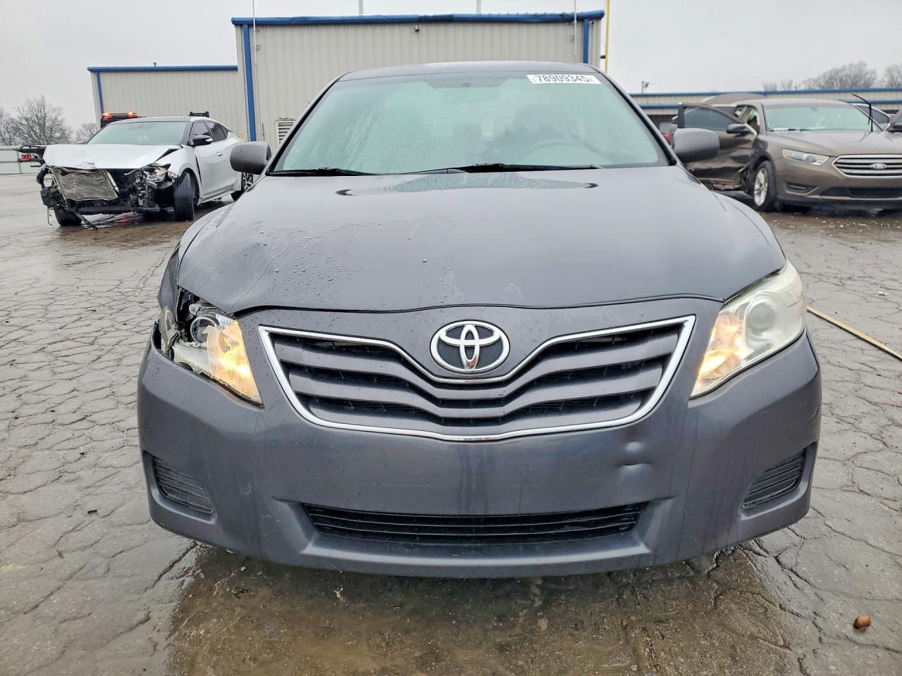 2010 TOYOTA CAMRY LE photo 5