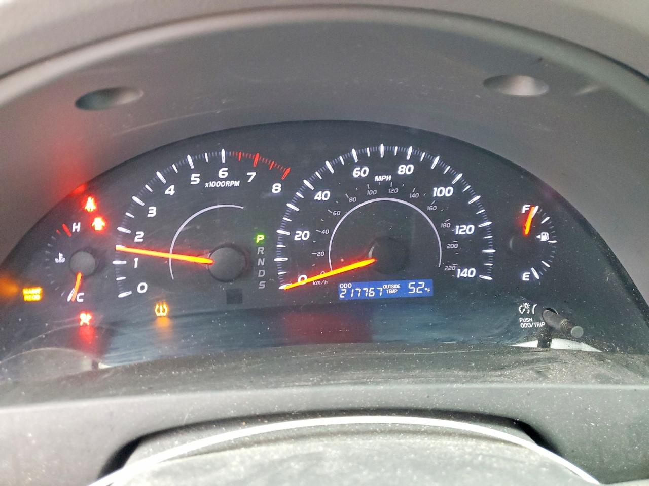 2010 TOYOTA CAMRY LE photo 9