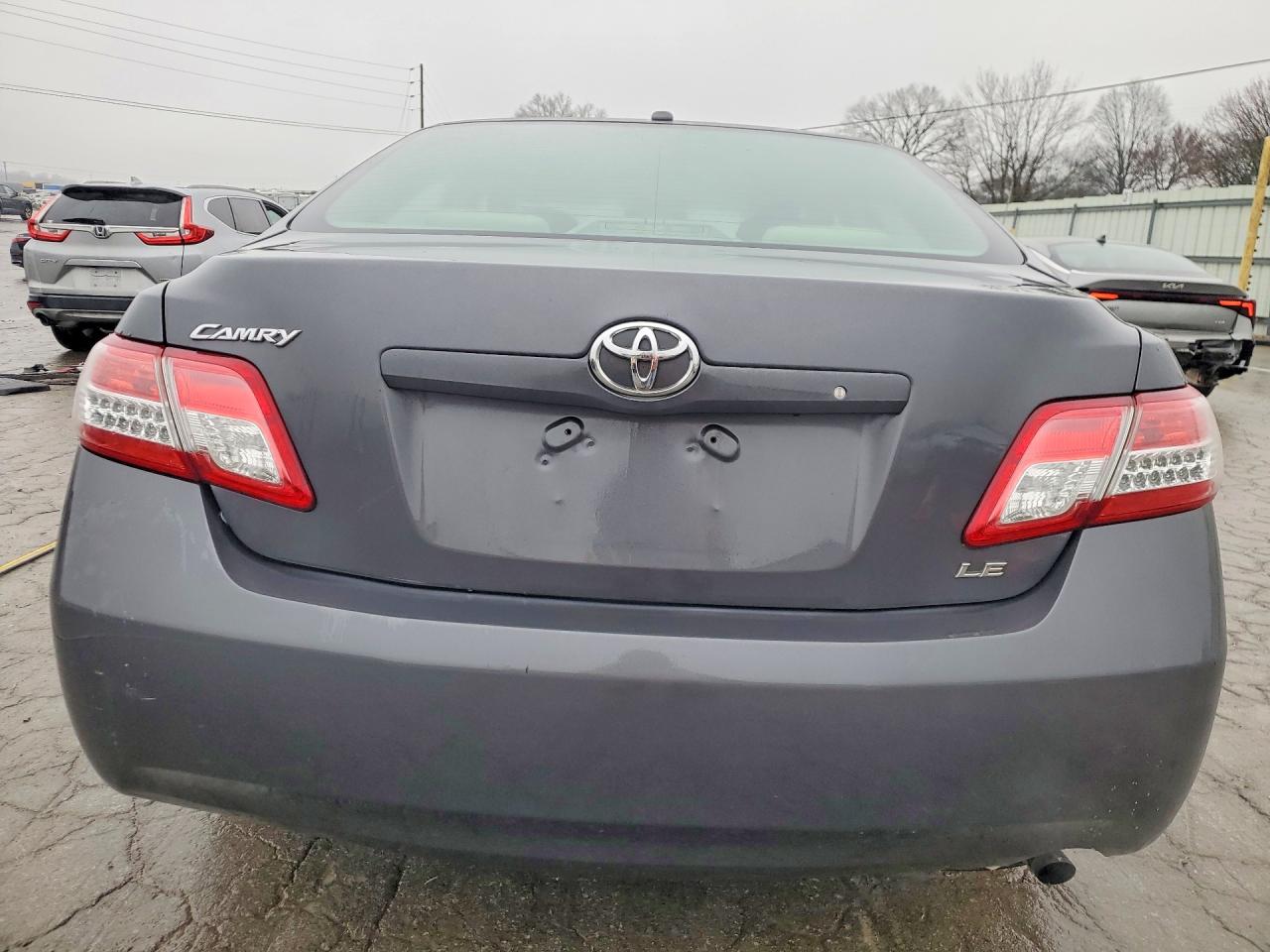 2010 TOYOTA CAMRY LE photo 6