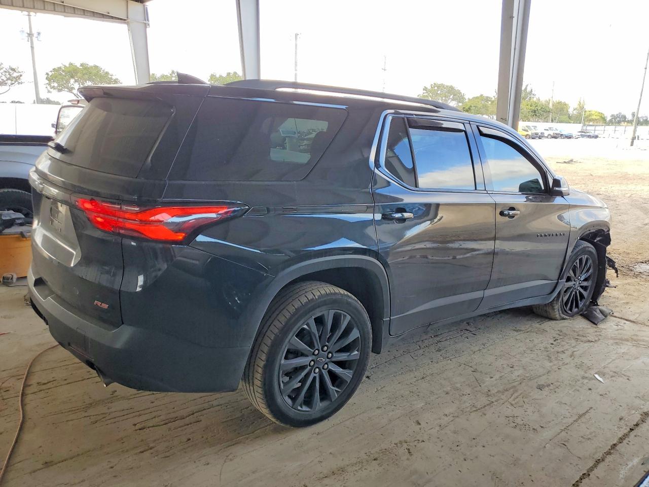 2023 CHEVROLET TRAVERSE RS photo 5