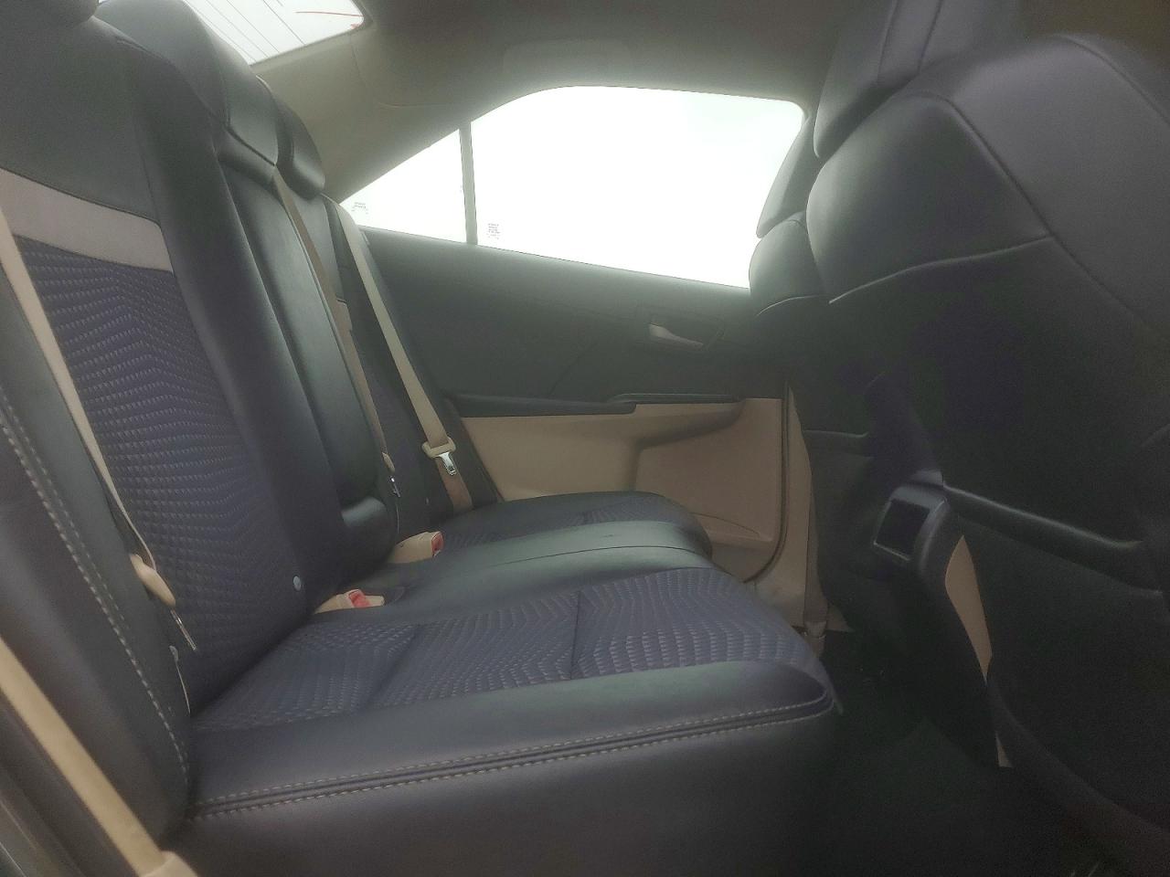 2012 TOYOTA CAMRY LE photo 10