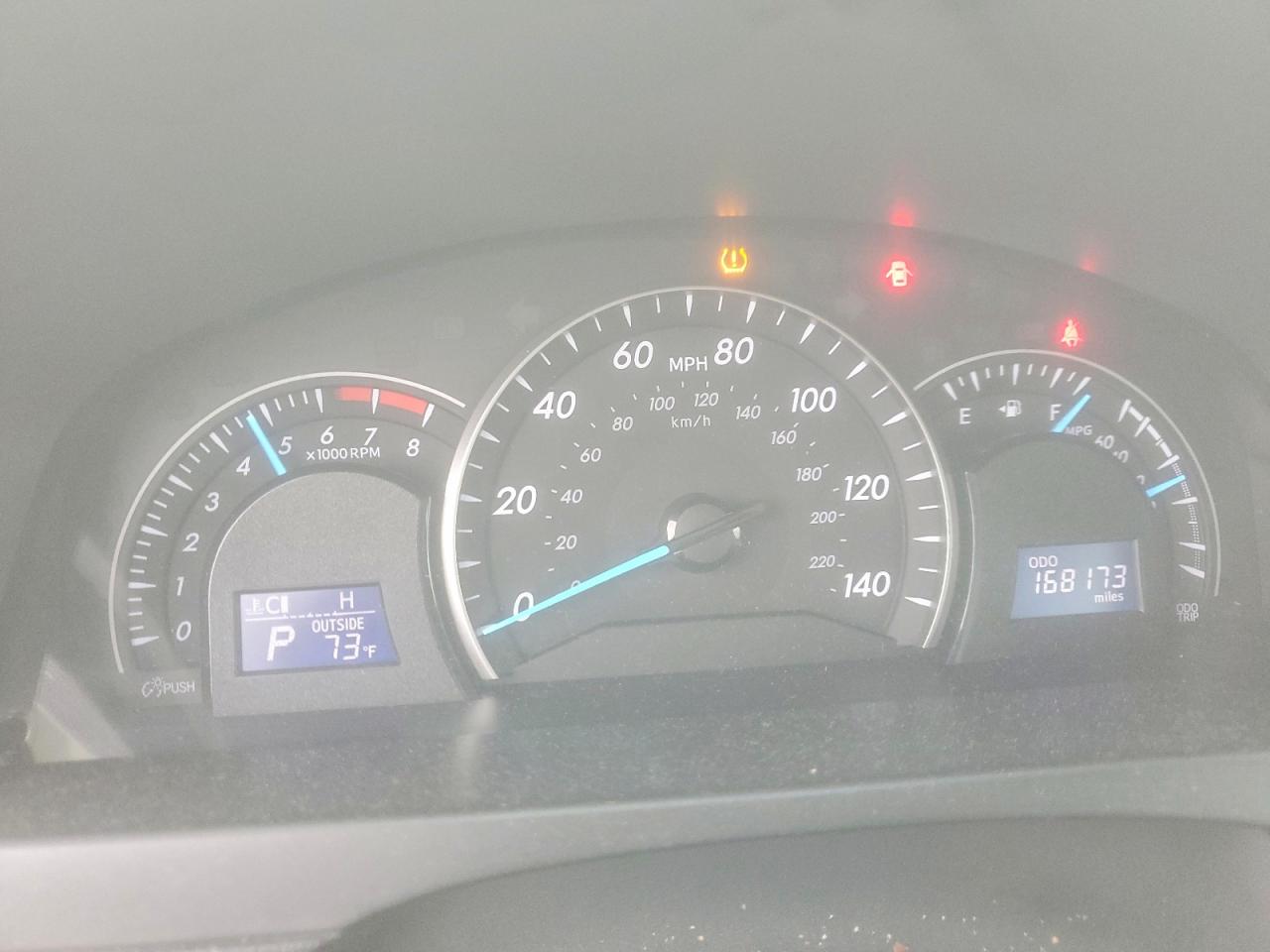 2012 TOYOTA CAMRY LE photo 9