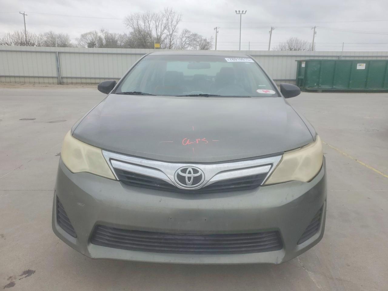 2012 TOYOTA CAMRY LE photo 5