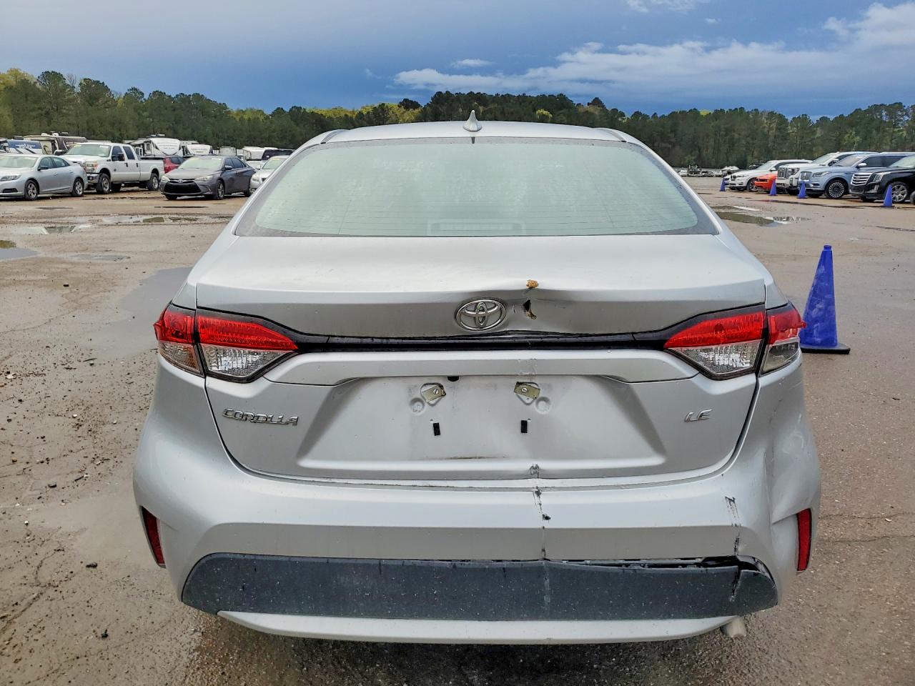 2022 TOYOTA COROLLA LE photo 11