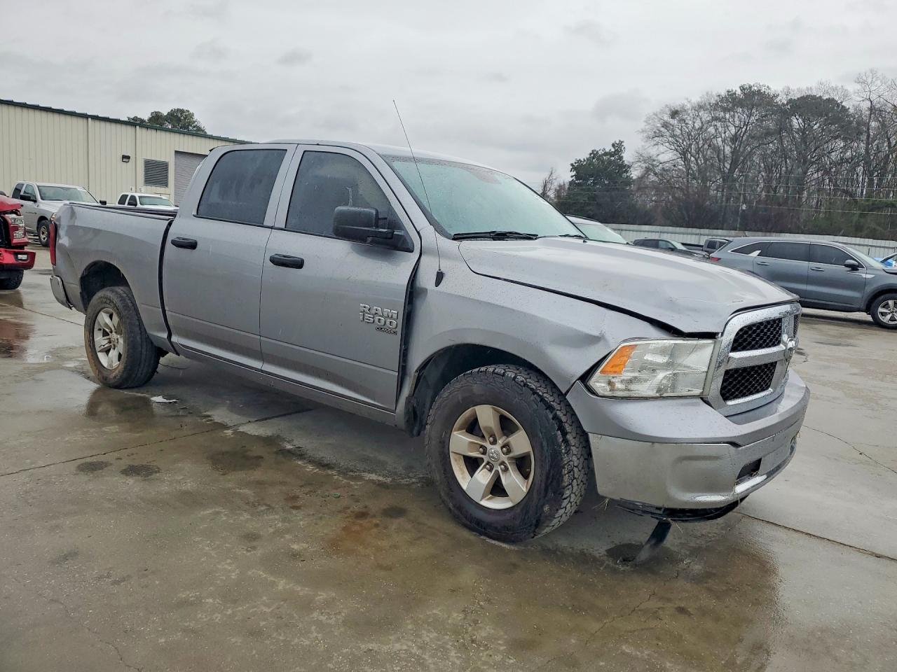 2022 RAM 1500 CLASSIC SLT photo 4
