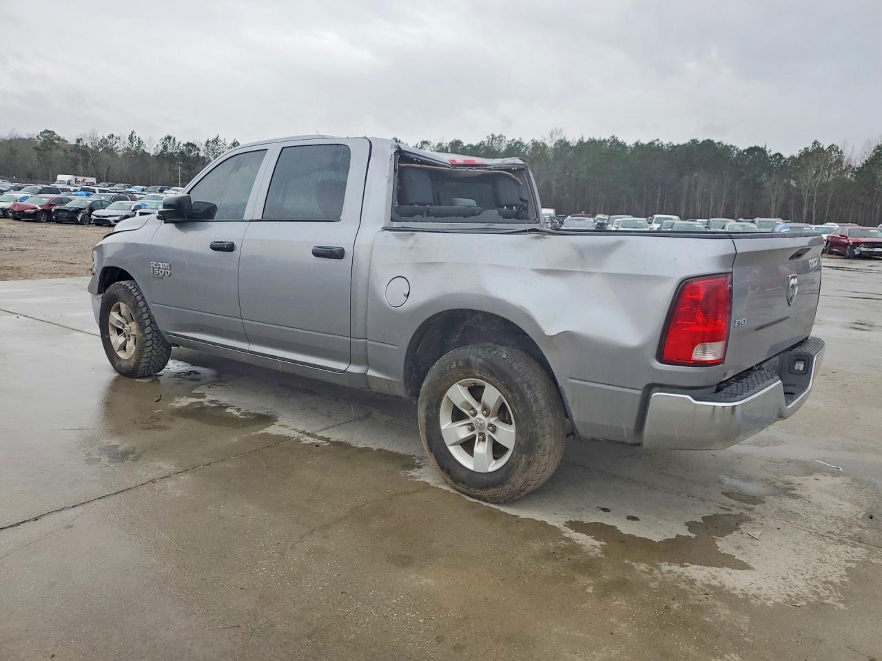 2022 RAM 1500 CLASSIC SLT photo 2
