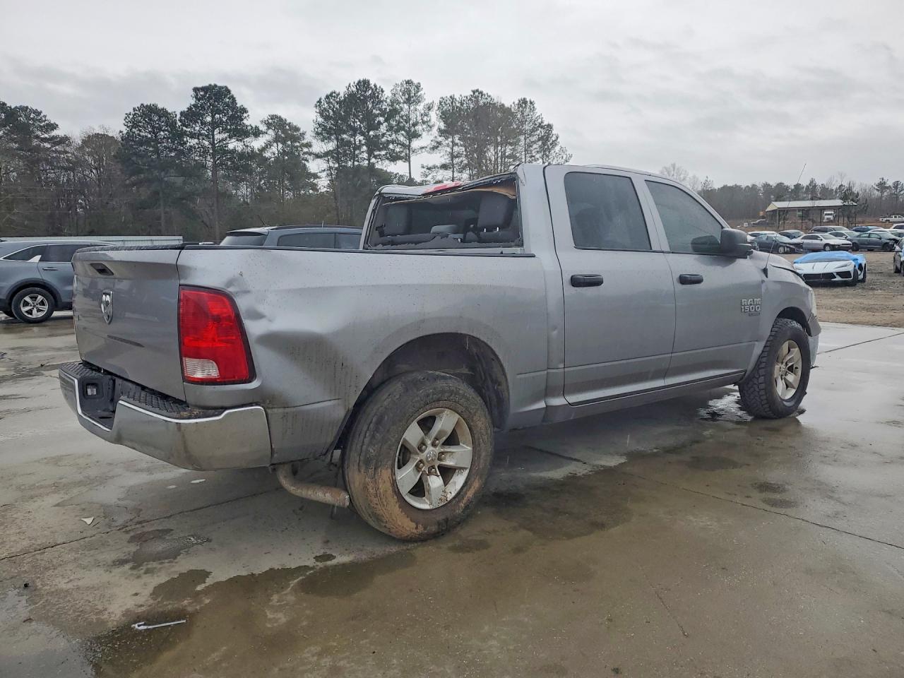 2022 RAM 1500 CLASSIC SLT photo 3
