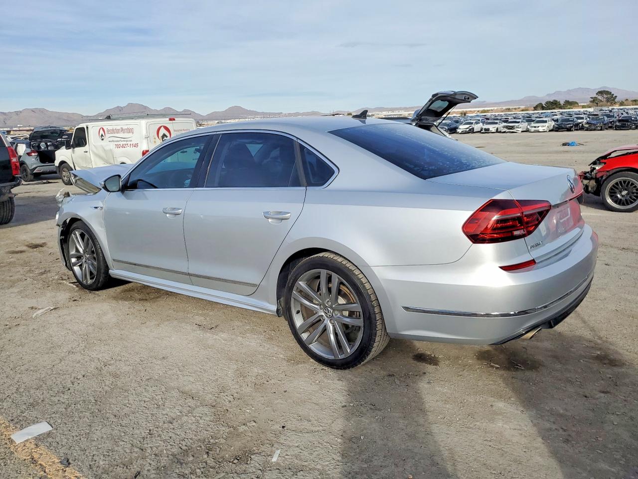 2017 VOLKSWAGEN PASSAT R-LINE photo 4