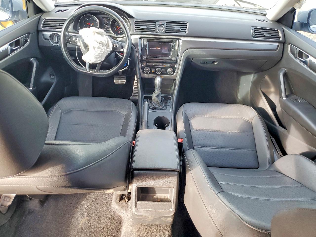 2017 VOLKSWAGEN PASSAT R-LINE photo 22