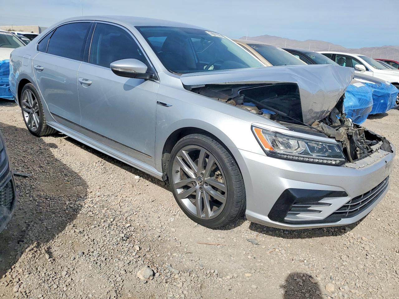 2017 VOLKSWAGEN PASSAT R-LINE photo 10