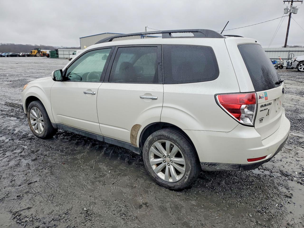 2011 SUBARU FORESTER 2.5X PREMIUM photo 3