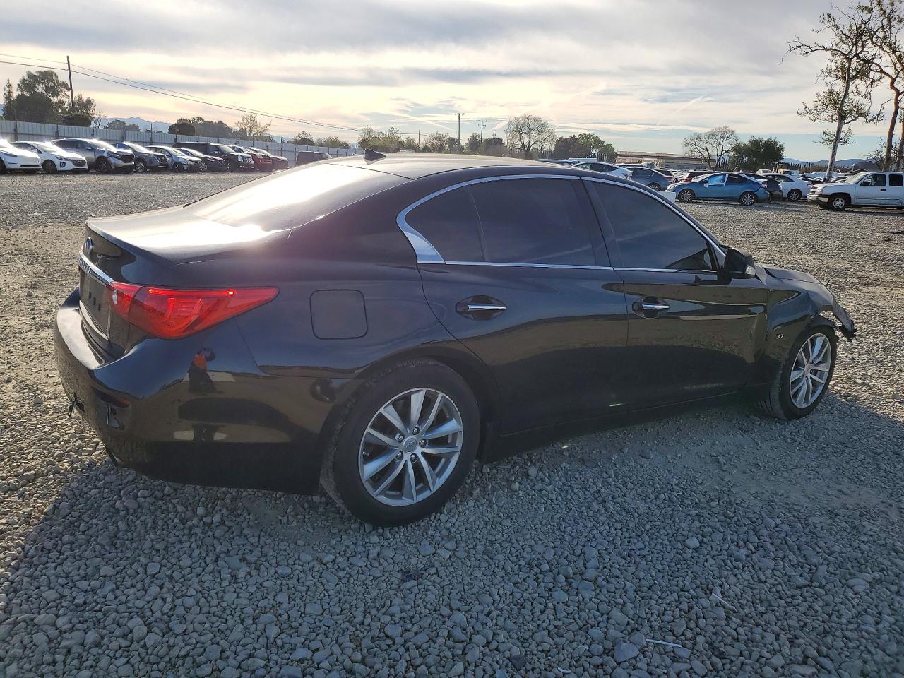 2015 INFINITI Q50 PREMIUM photo 3