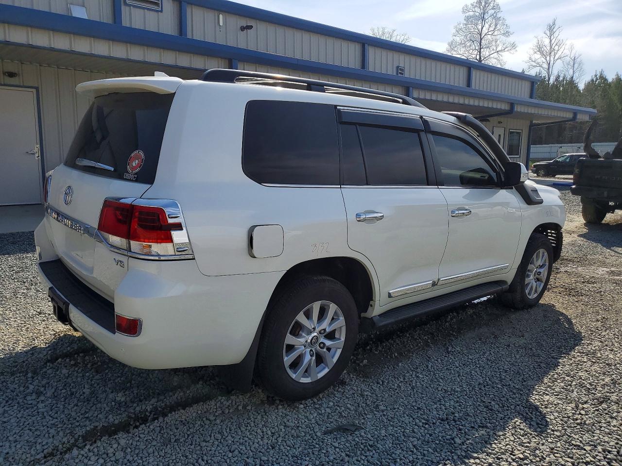 2016 TOYOTA LAND CRUISER BASE photo 5