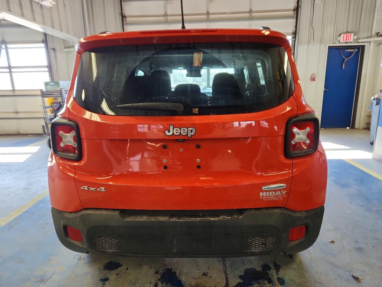 2017 JEEP RENEGADE LATITUDE photo 11