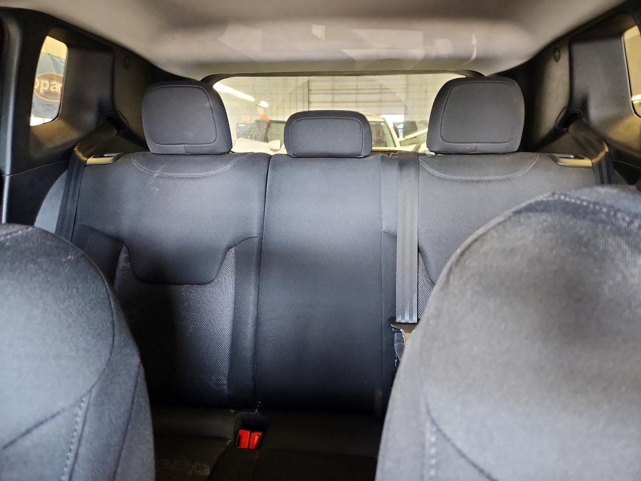 2017 JEEP RENEGADE LATITUDE photo 19