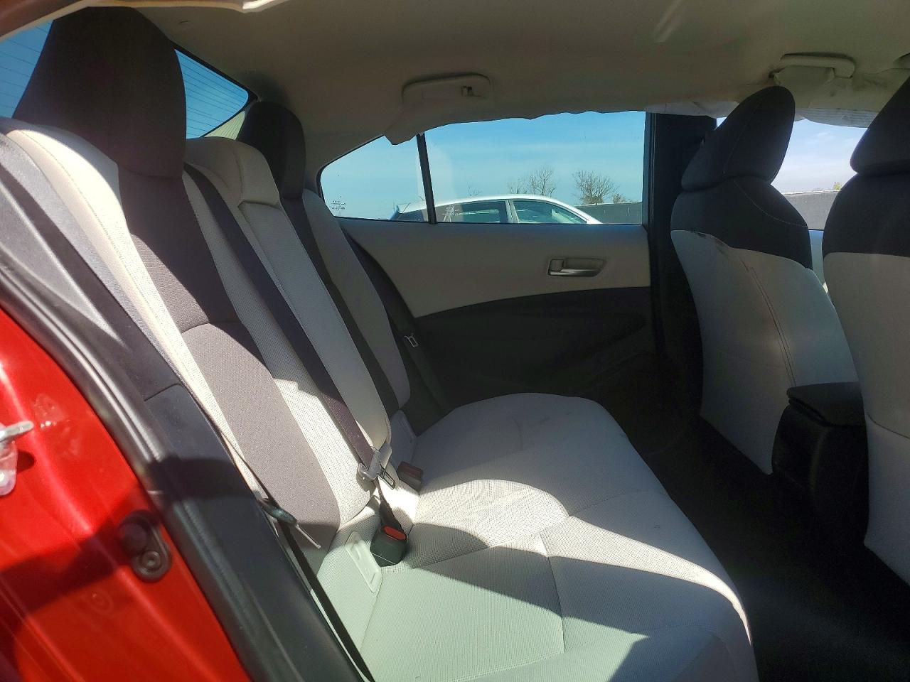2021 TOYOTA COROLLA LE photo 19