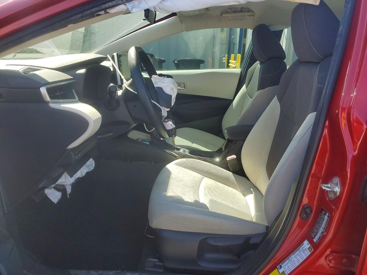 2021 TOYOTA COROLLA LE photo 13