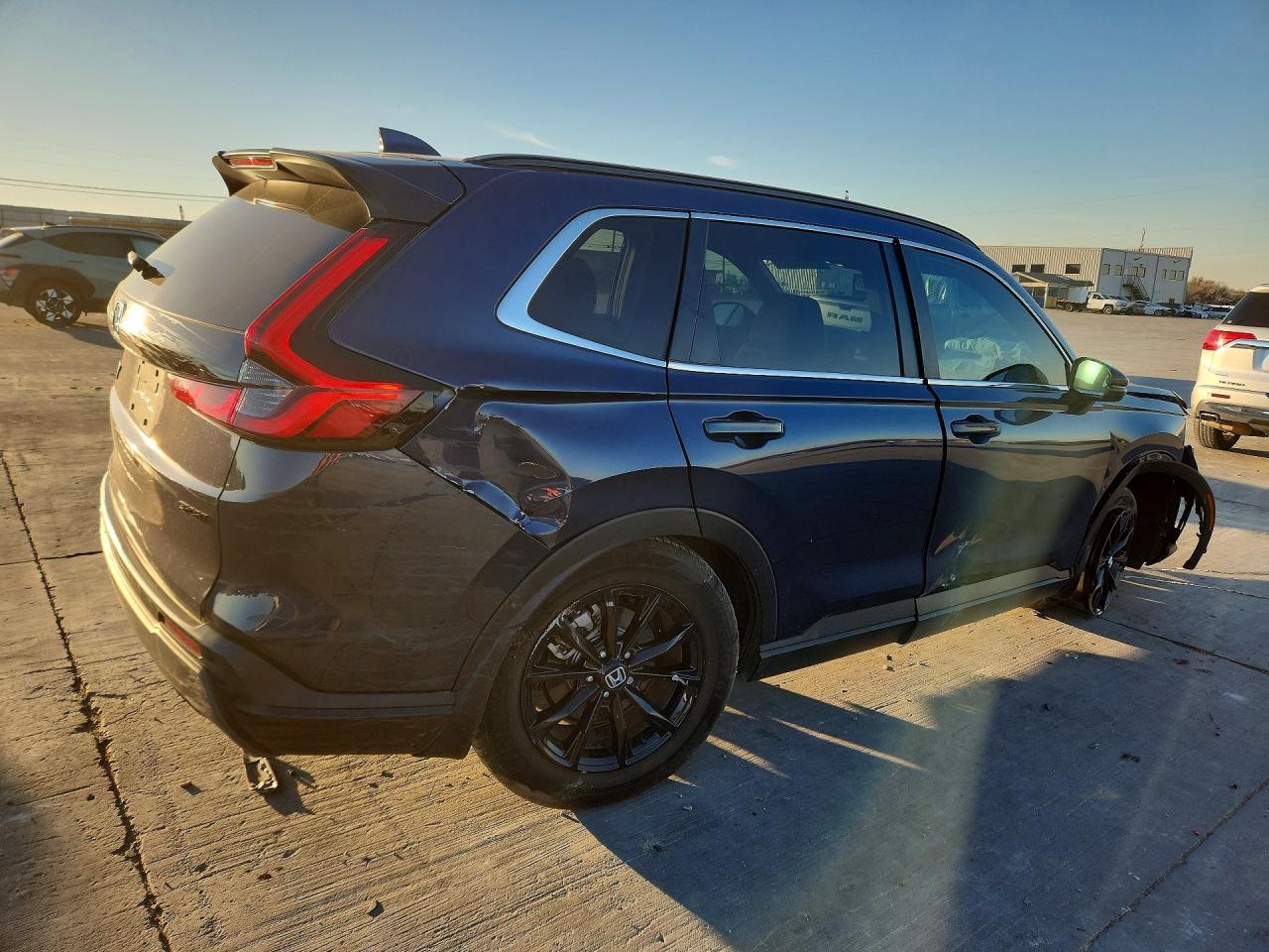 2025 HONDA CR-V SPORT photo 3