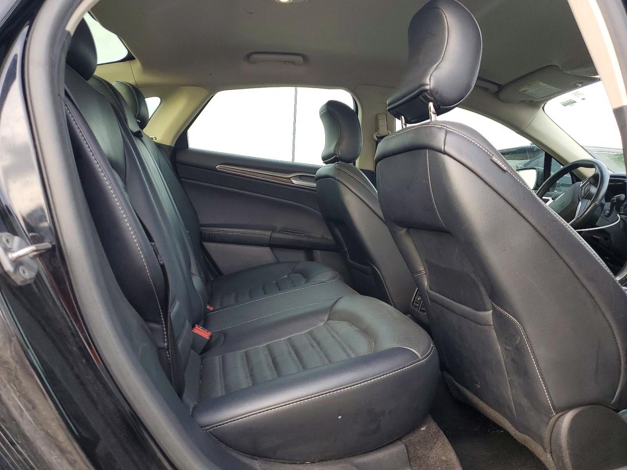 2017 FORD FUSION photo 28