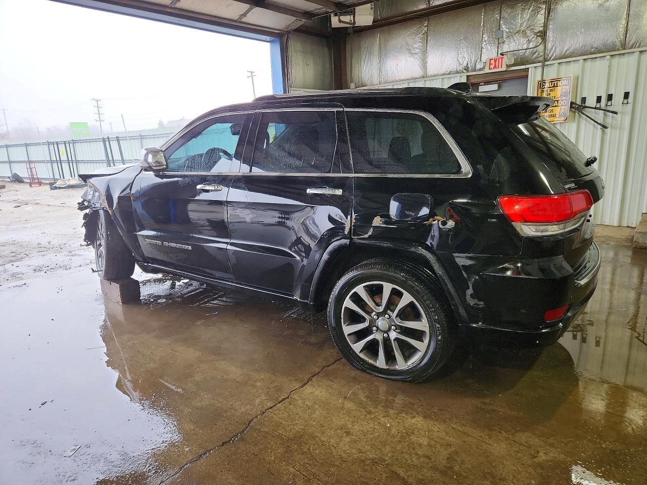 2018 JEEP GRAND CHEROKEE OVERLAND photo 2